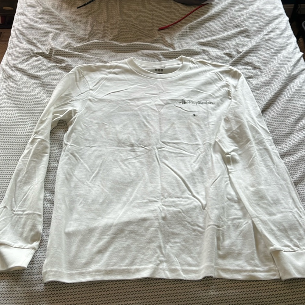 Men’s PlayStation shirt size M
